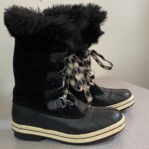London Fog Black and Cream Winter Boots